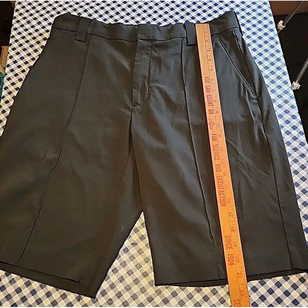 Tiger Woods Collection Black Shorts Men Size‎ 32 Golf Performance Nylon Blend